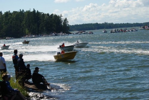 Kitöloppet — Finlands äldsta och största aktiva familjemotorbåtstävling